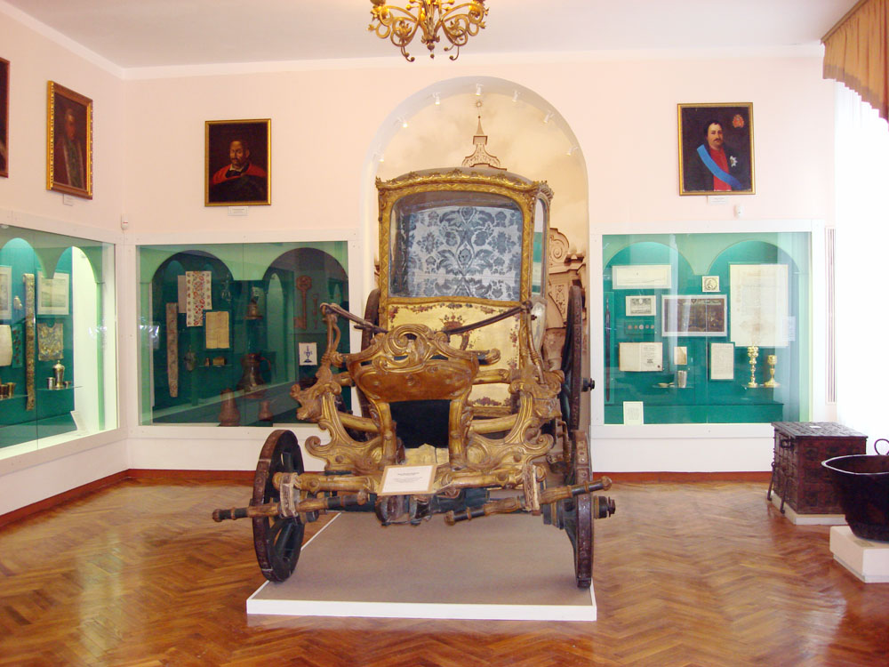 Зал № 12 «Україна 18 ст.» Національного музею історії України у Києві. 2013